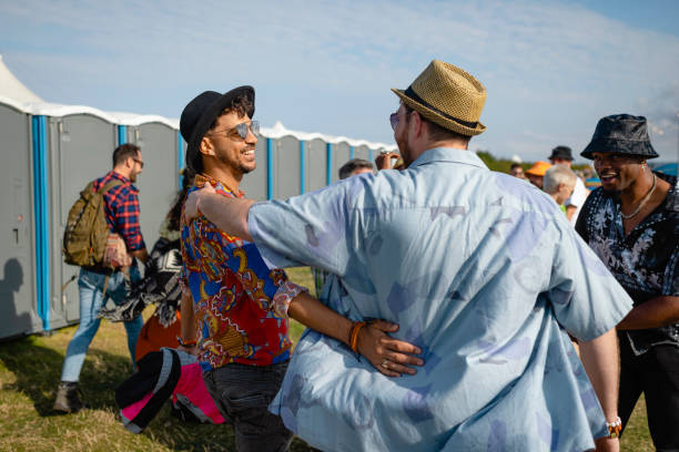 Best Luxury portable toilet rental  in Nelsonville, OH